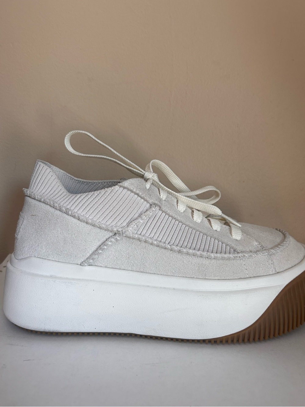 UGG Women's EZ DUZZIT  Suede Platform Lace-Up Sneaker